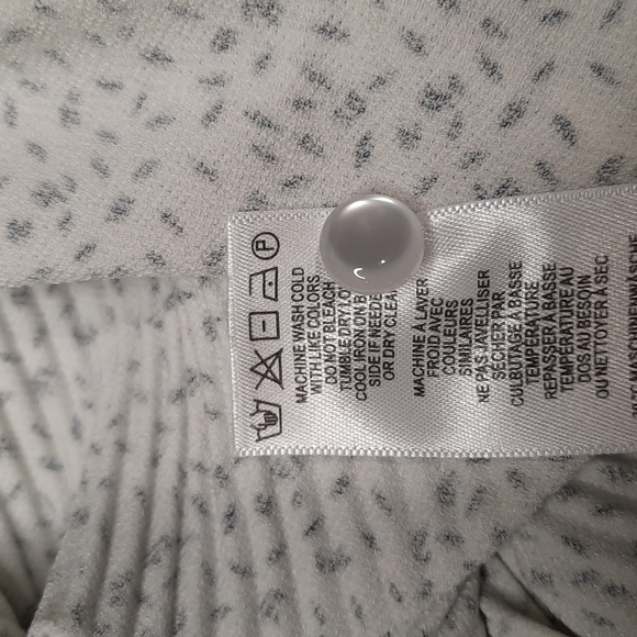 Adrianna Papell white & black pleated loose-fit sleeveless top, size medium - Picture 8 of 9